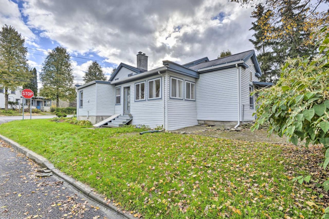Spacious Home By Finger Lakes And Watkins Glen! Burdett Exteriör bild